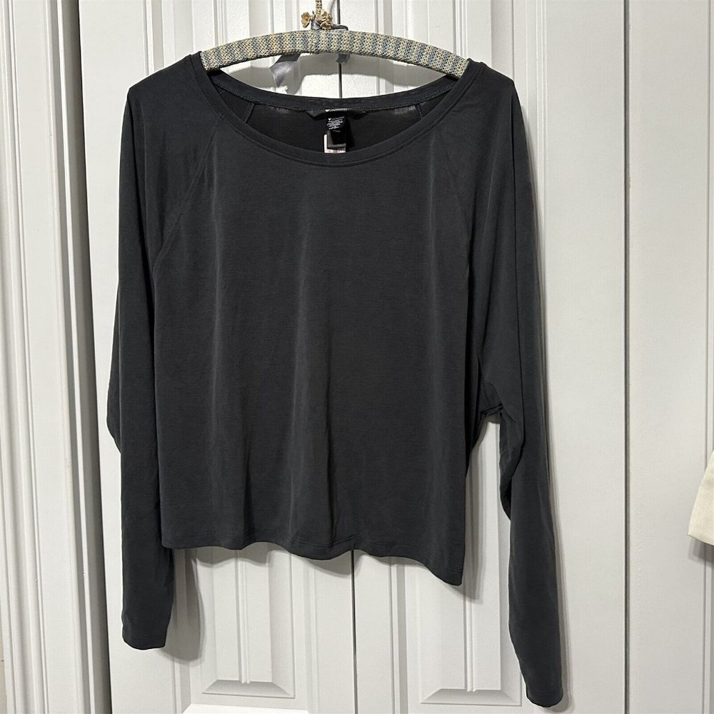 Victoria's Secret On Point Top Large Gray Long Sleeve NEW Open Back